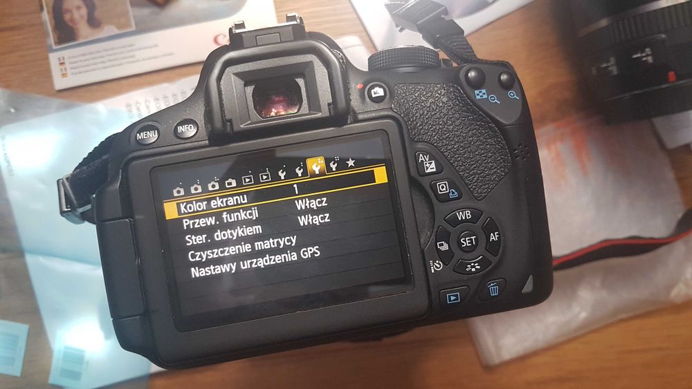 Canon EOS 700D Tamron 16-300 tylko 12 tysięcy zdj.