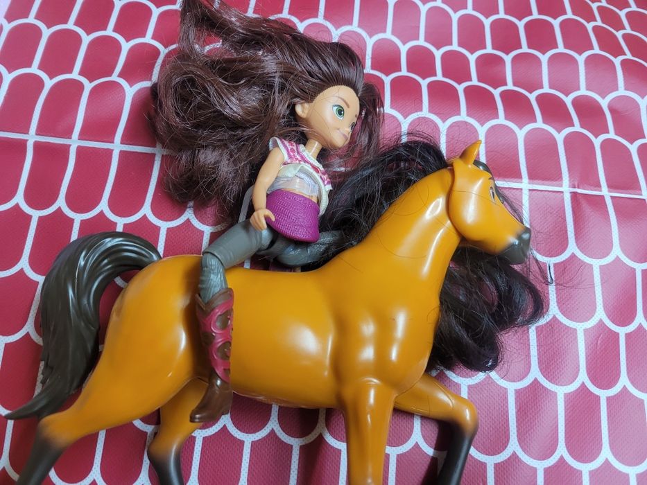 Mustang duch wolności lalka Lucy
