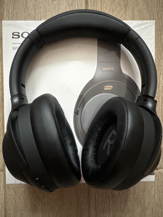 Бездротові навушники Sony  WH-1000XM4 із системою шумопоглинання