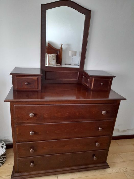 Quarto com estrado incluído