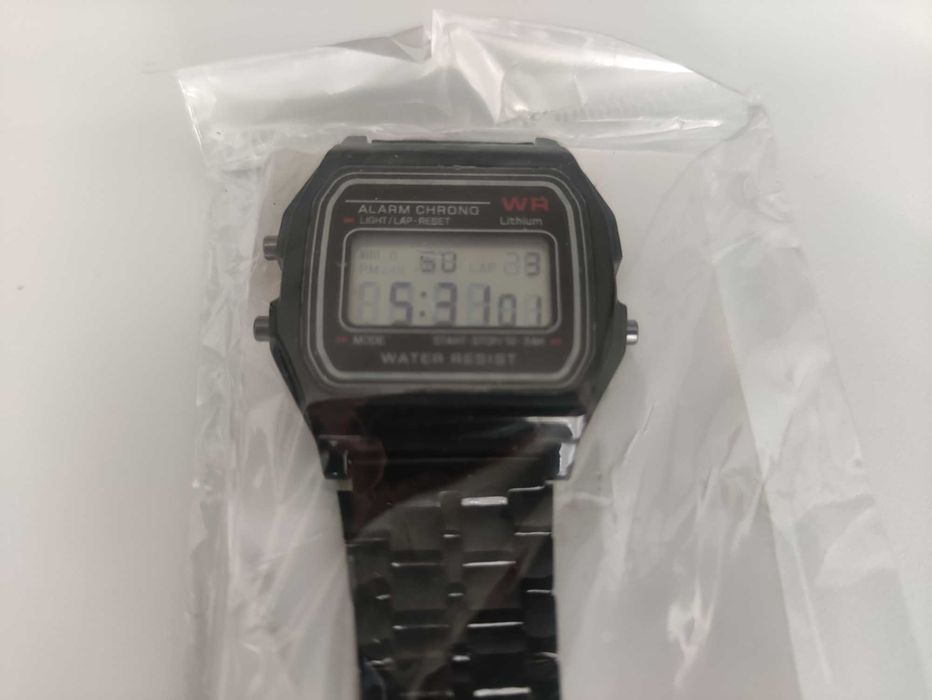 Годинник у Ретро стилі casio f91w з металевим браслетом