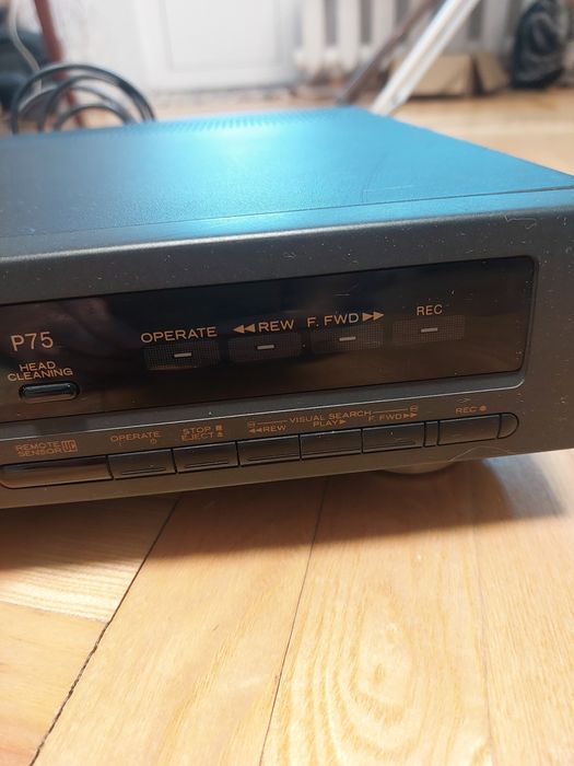 Відеомагнітофон HITACHI VT - P75