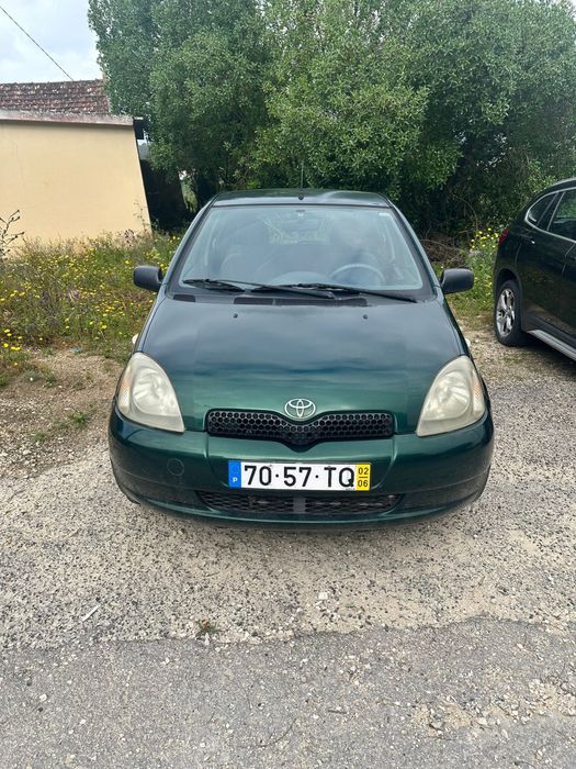 Toyota Yaris 1.0 VVT-i Línea Luna (2002) – Económico e Fiável. Poucos kms