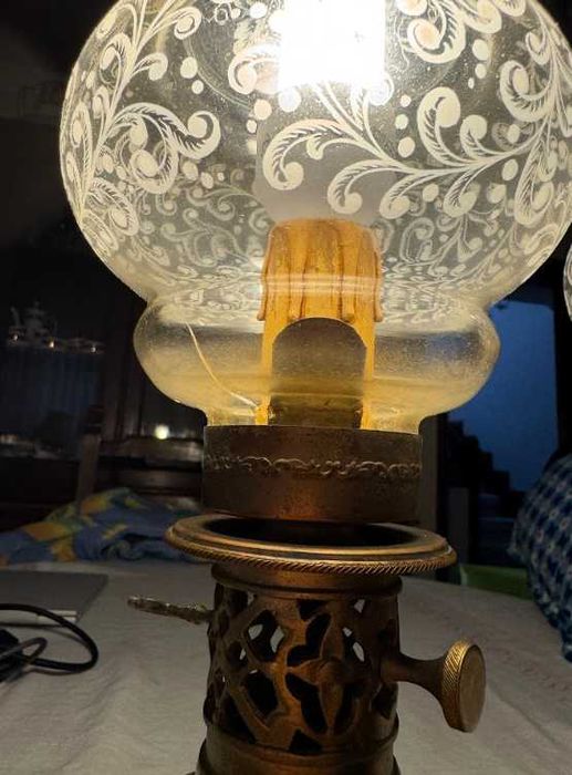 Par de Candeeiros Vintage em Porcelana Pintada e Bronze