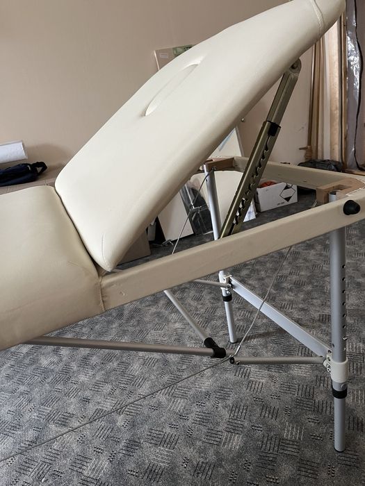 Продам массажный стол,кушетка косметологическая