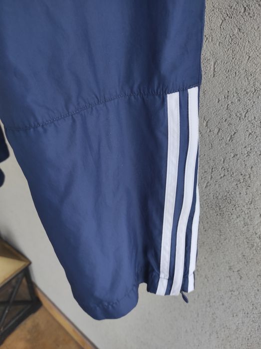 718. Spodnie Adidas r. XL pas 74-90cm