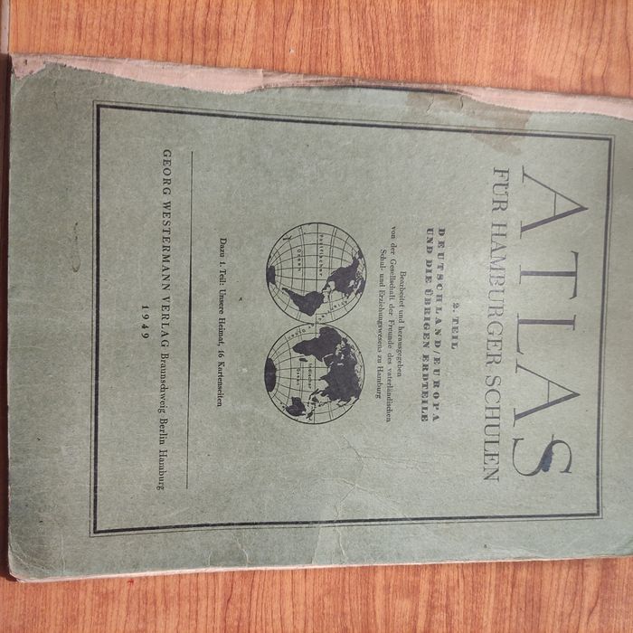 Атлас отпечатанный  в Гамбурге