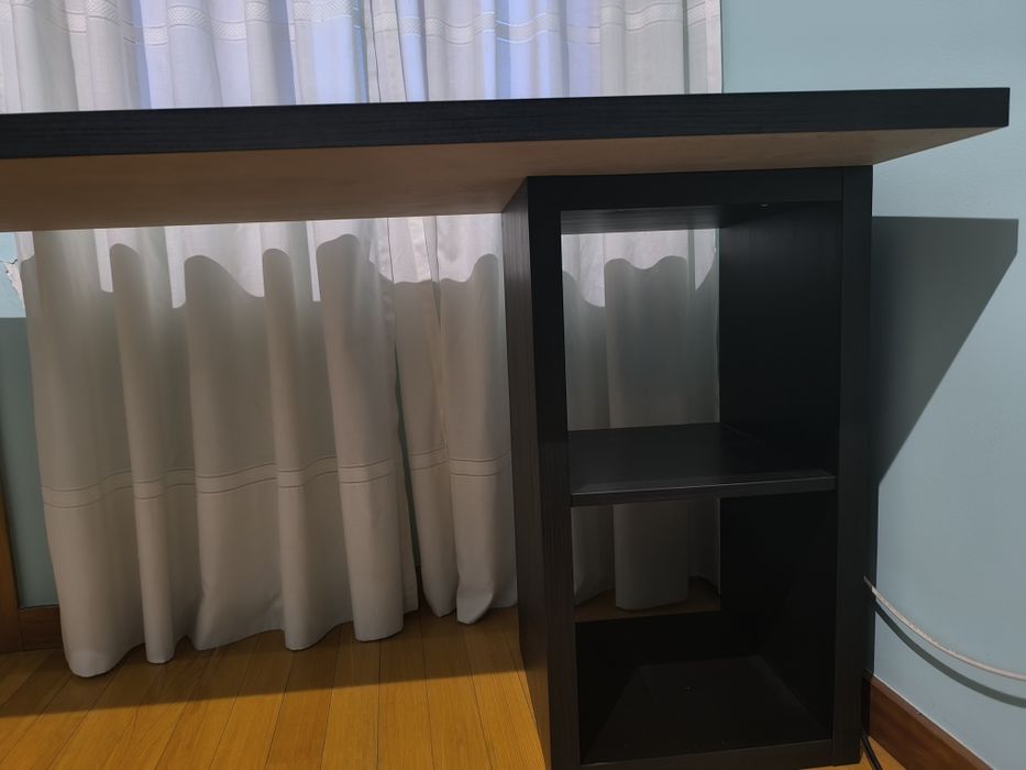 Secretária 140x60