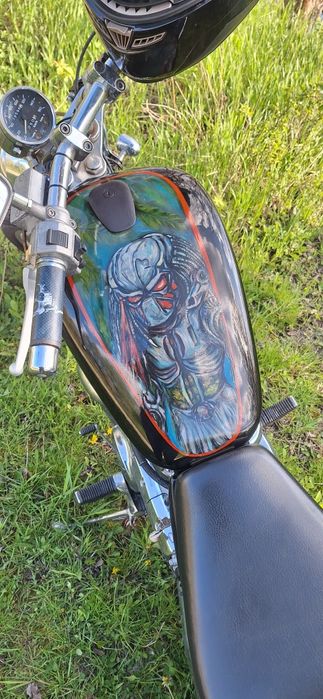 Suzuki intruder 400
