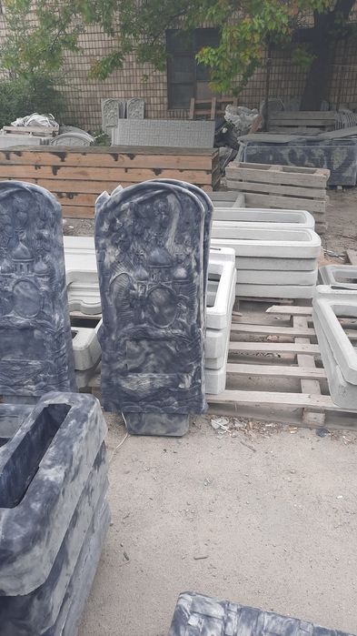 Памятники 1500грн комплект