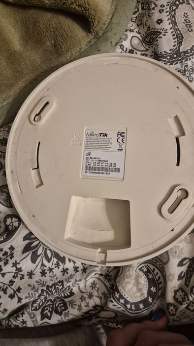 MikroTik cAP RBcAP2nD – sufitowy access point Wi-Fi 2.4GHz (sprawny)