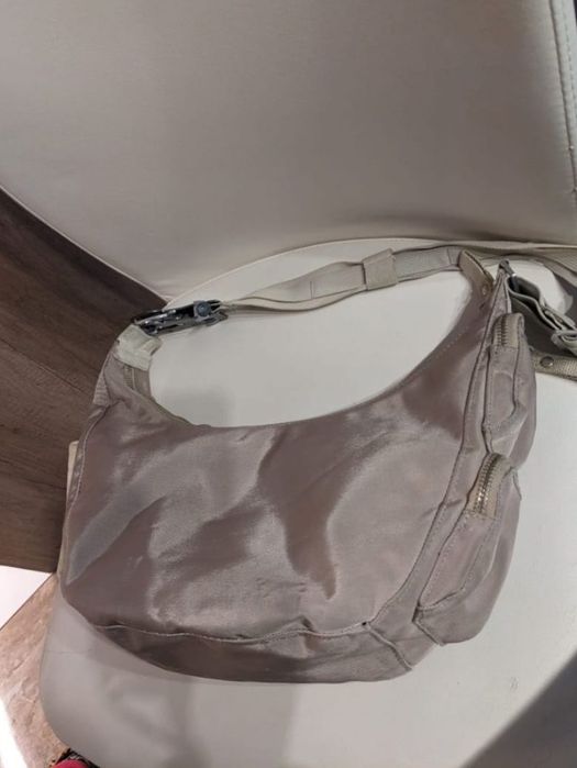 Ogłoszenie do 8.5 Torebka orginalna GGL. Stan dobry.