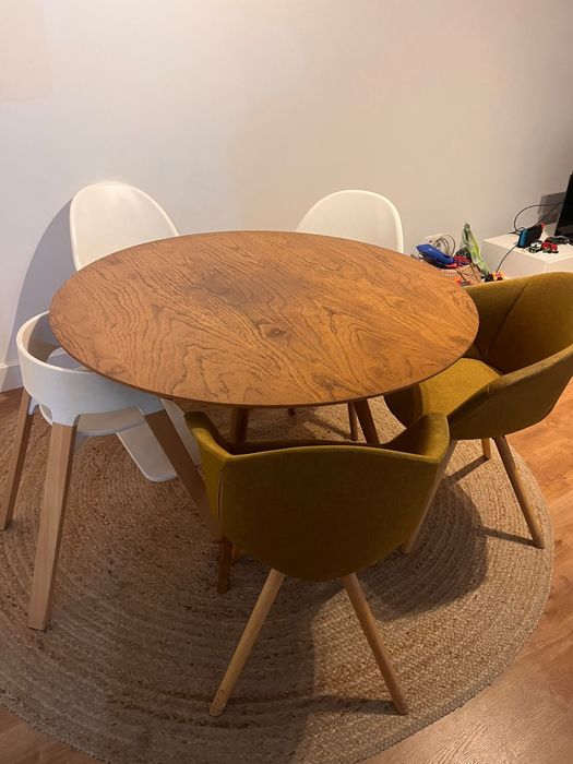 Vendo Mesa de jantar + 4 cadeiras