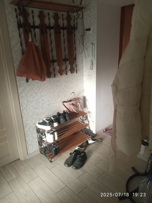 Сдам комнату на  ул. Малиновского (без хозяйки) для 1 девочки