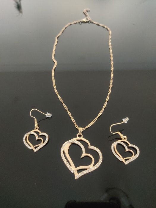 Colar + Brincos Corações Inseparáveis