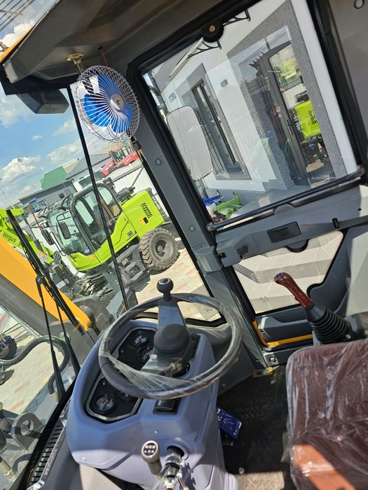 Фронтальний навантажувач