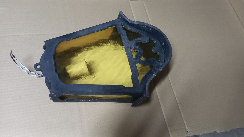 Candeiro para atrium com luz laranja