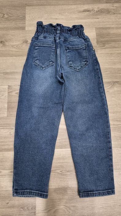 Джинсы  на девочку