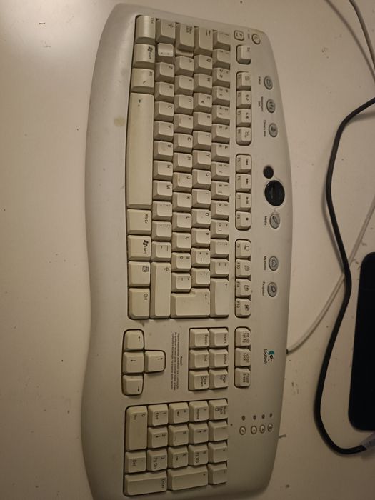 Used Logitech Keyboard64286232815233120