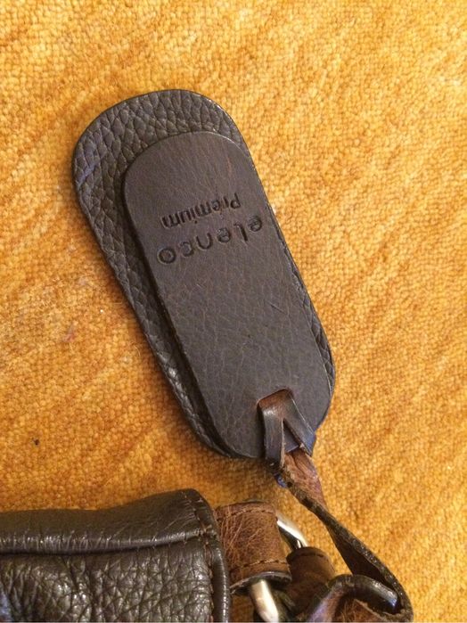 Mala castanha de pele marca Elenco