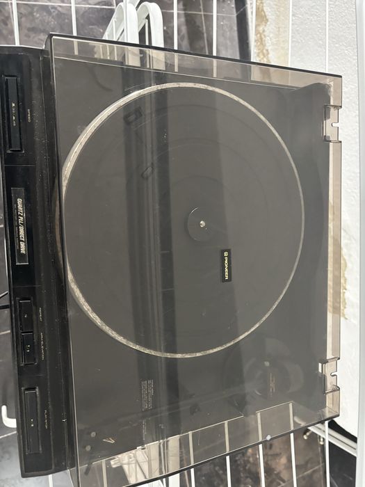 Gira-Discos Technics Quartz Direct Drive – Automático (Não Testado)