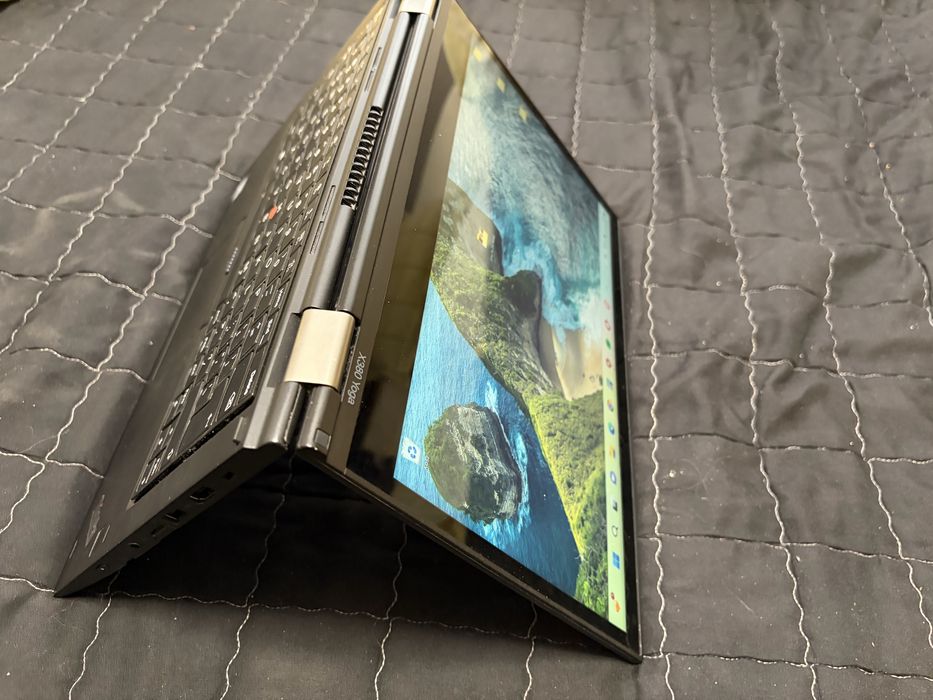 L-Yoga z Windows 11 Pro – i5 / 8GB RAM / dotyk stan idealny