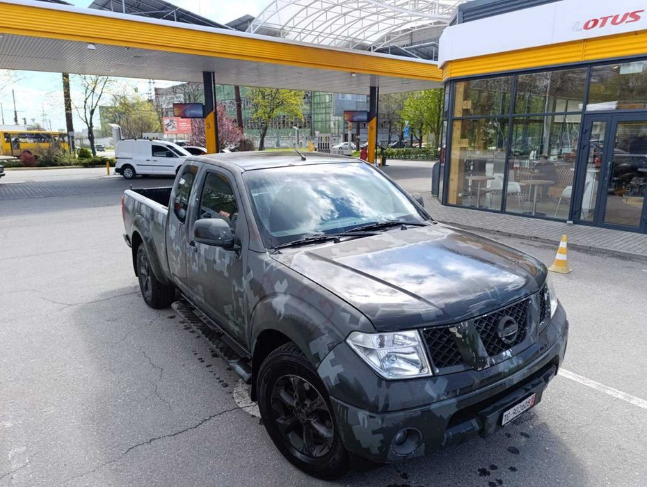 Пікап Nissan Navara