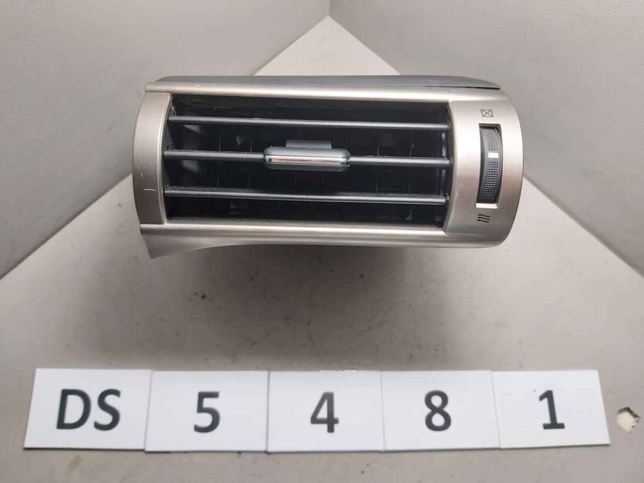Toyota Lexus IS 05-13 дефлектор повітроводу вентиляції салону LH DS5481 5566053070