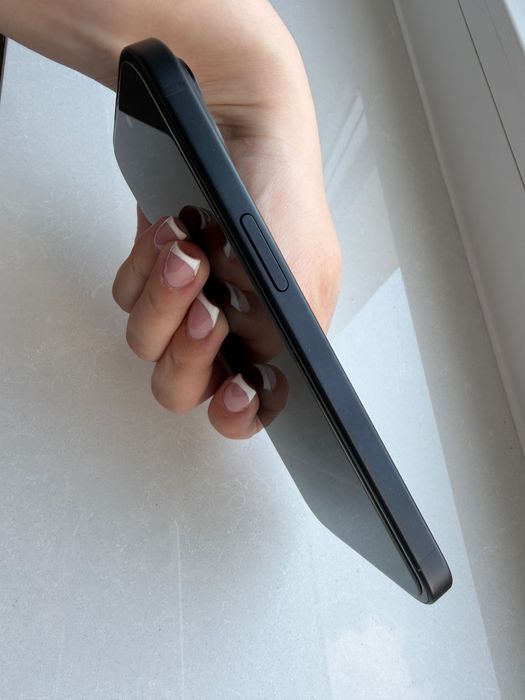 Sprzedam iPhone 15 256 GB w kolorze czarnym