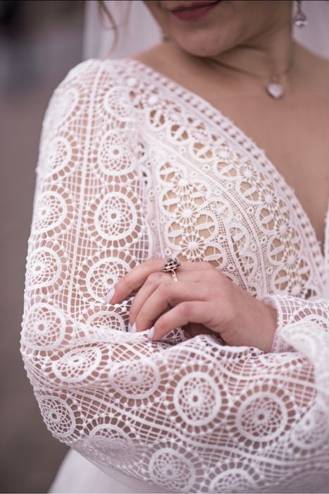 Весільна сукня з мереживом