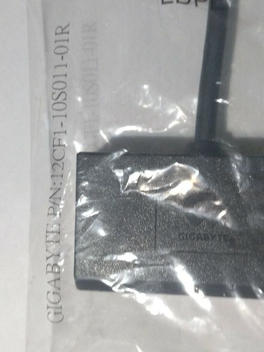 Adapter Gigabyte 12CF1-10S011-01R czarny