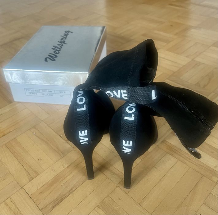 Czarne zamszowe botki na szpilce rozmiar 37