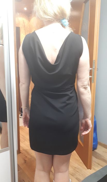 Czarna sukienka krótka