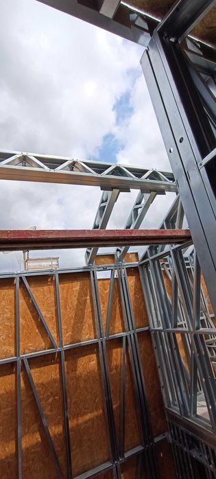 Construa com aço leve (LSF) &  Reparação de telhados - Construção Civil