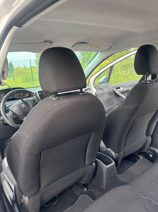 Продаю авто Peugeot 208 2016