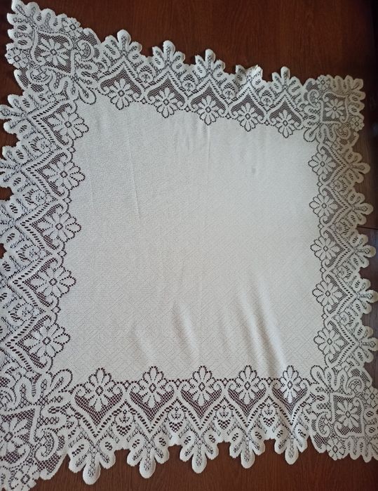 Świąteczne obrusy serwetki 4 sztuki Wielkanoc Święta