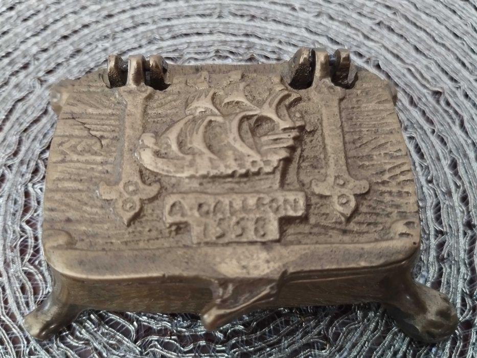 Tabakierka mosiężna, puzderko