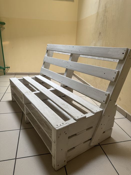 Ławka z palet drewniana biała ogrodowa