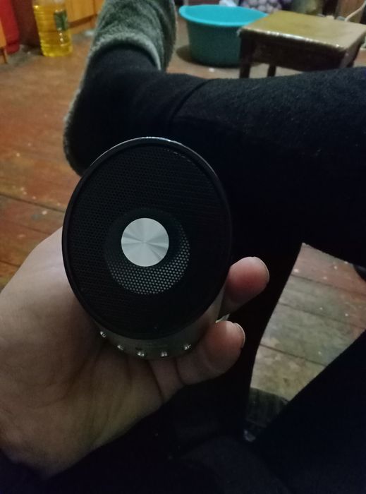 Продам портативну колонку