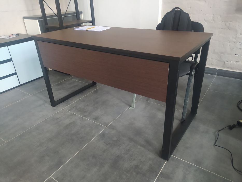 Меблі для офісу. Столи, стільці, стелажі, тумби, шафи. В наявності.