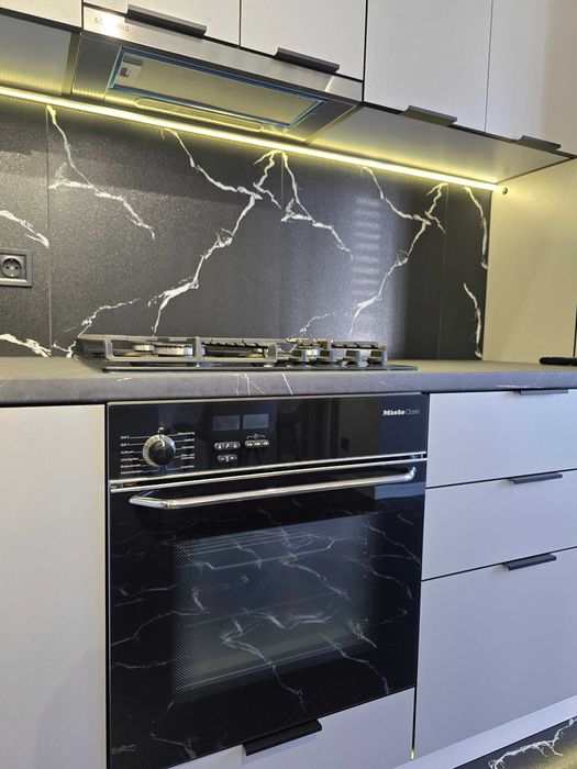 1-кім.кв. в районі міського озера