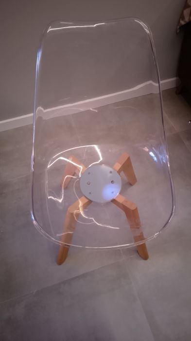 Vendo mesa com 4 cadeiras