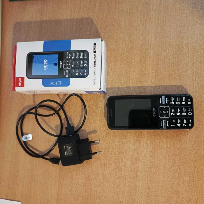 Кнопочный телефон ergo e281