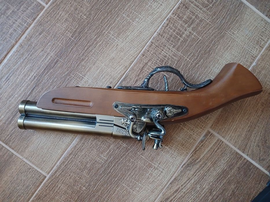 Сувенірна запальничка-мушкет