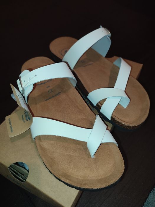 Sandalias novas brancas - tamanho 39