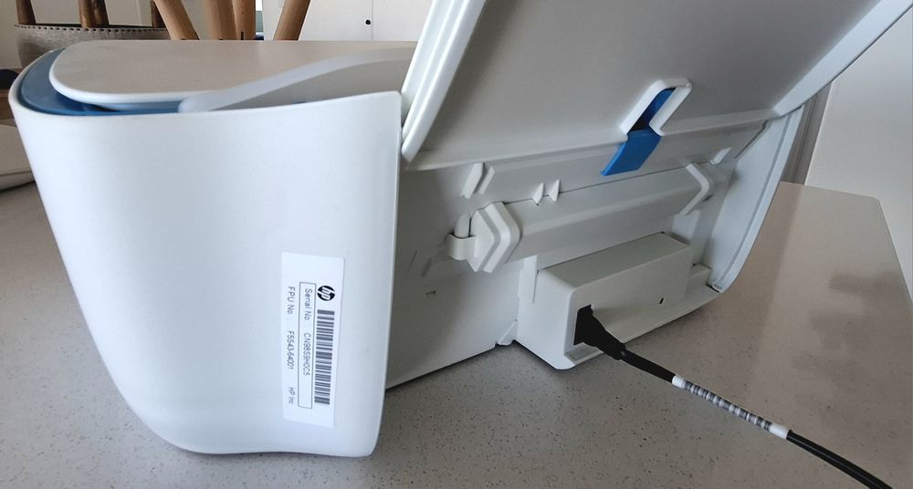 Hp DeskeJet 3639 multifunction printer, like new and working64283966787585124