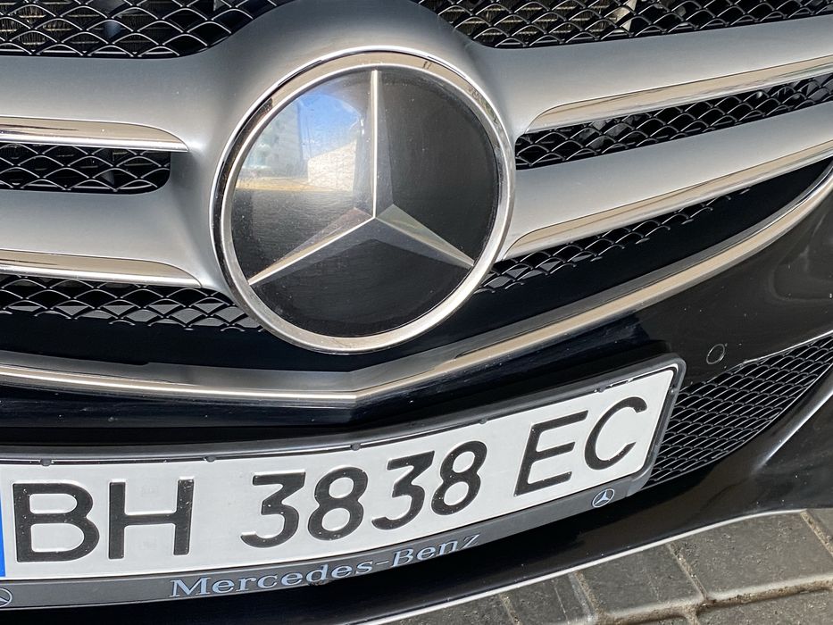 Продаєтся автомобіль Mersedes Benz E300 Hybrid W212 2013г в