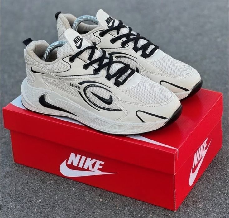 Кросівки NIKE 42р