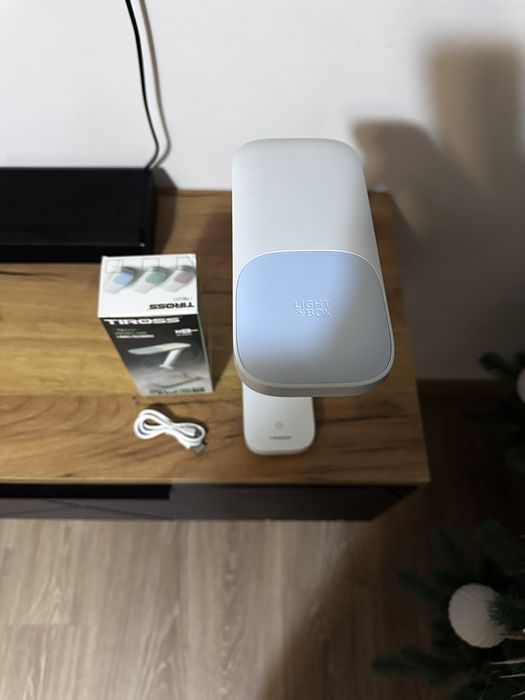 Продам настільну лампу tiross