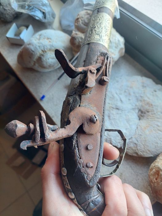 Pistola decorativa estilo árabe